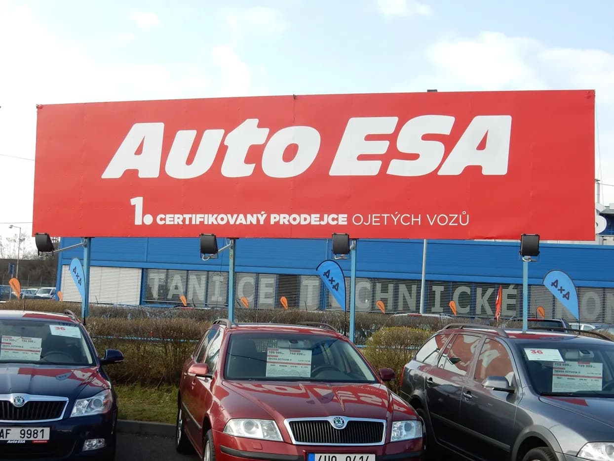 Desky a cedule - realizace